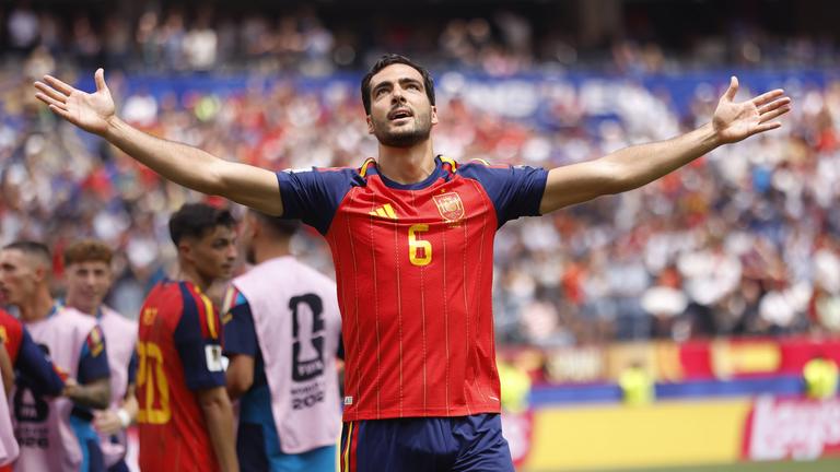 Mikel Merino (Spanien) jubelt. 