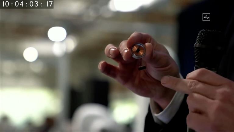 "Neuralink" ist ein Projekt von Tech-Unternehmer Elon Musk. Das Ziel: Gedanken verschiedener Menschen über eine Cloud zu verbinden. Möglich durch Mikrochips im Kopf. 