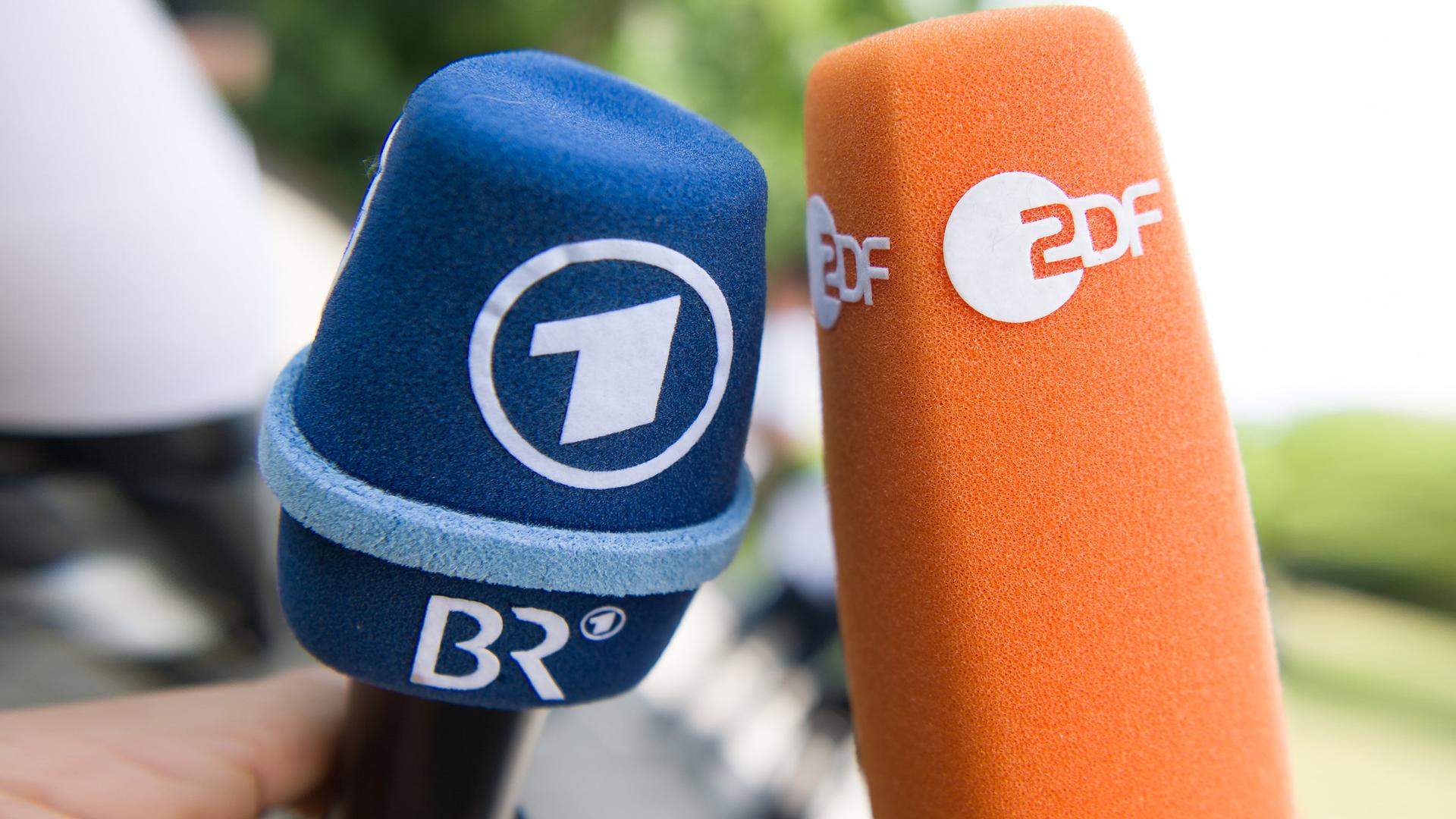 Mikrofone von ARD und ZDF
