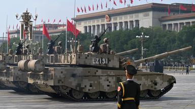 Ein Panzer auf der chinesischen Militärparade