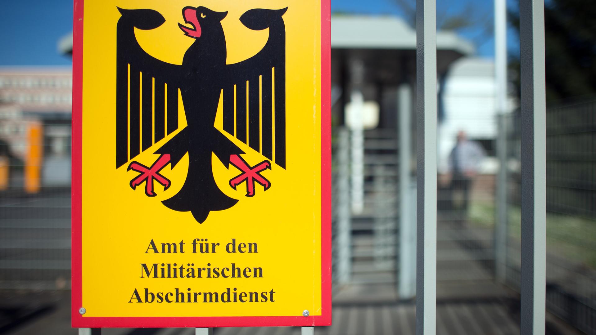 Der Eingang zum Amt für den Militärischen Abschirmdienst in Köln.
