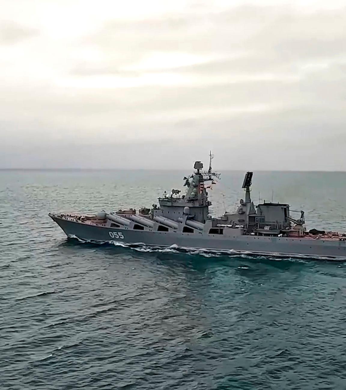 Auf diesem Foto aus einem vom Pressedienst des russischen Verteidigungsministeriums am 12.09.2025, verbreiteten Video ist der Raketenkreuzer Marschall Ustinow der Nordflotte der russischen Marine während gemeinsamer Militärübungen zwischen Russland und Belarus zu sehen.