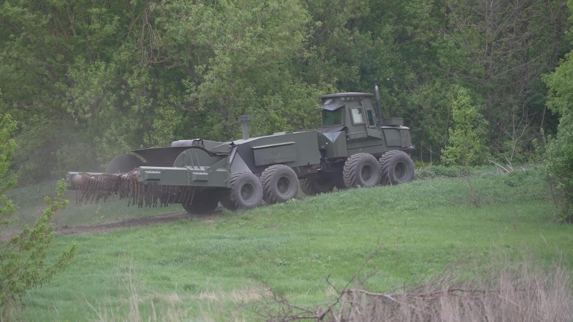 Minenräumbagger in der Ukraine