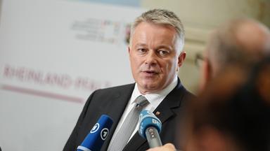 Gordon Schnieder (CDU), Ministerpräsident von Rheinland-Pfalz, gibt ein Pressestatement zu Beginn der Ministerpräsidentenkonferenz (MPK) im Bundesrat. 