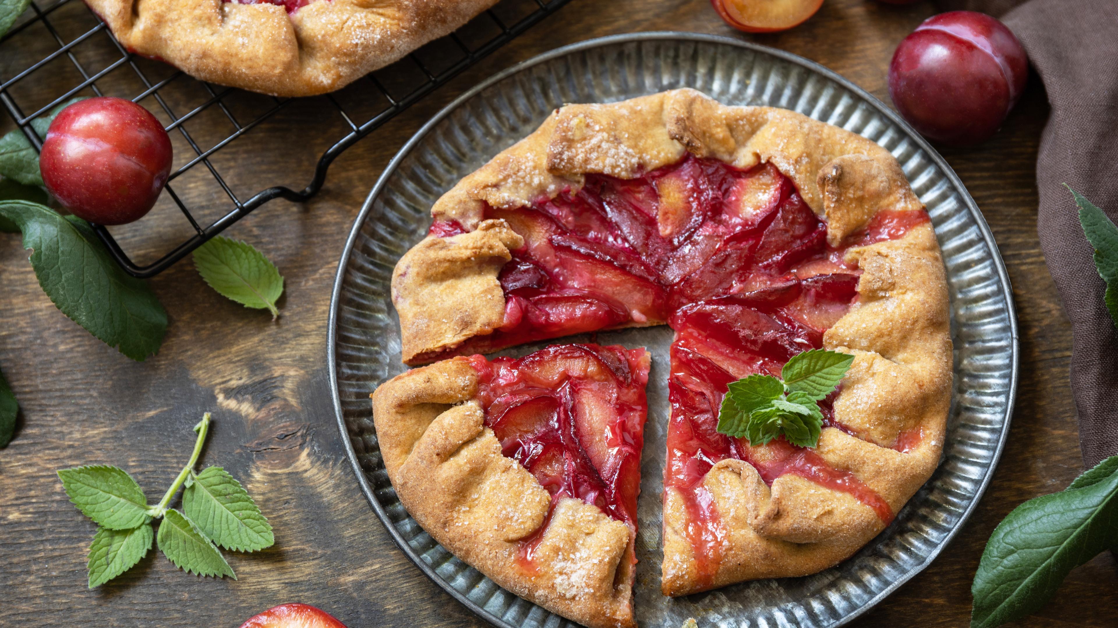 Crostata auf Tisch