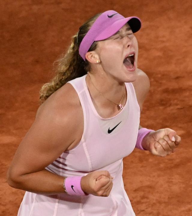 Tennisspielerin Mirra Andrejewa jubelt am 04.06.2026 bei dem French Open in Paris. 