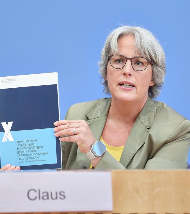 Bundespressekonferenz: Vorstellung der Berichte der Bundesmissbrauchsbeauftragten und der Aufarbeitungskommission des Bundes zu sexualisierter Gewalt gegen Kinder und Jugendliche in Deutschland: Kerstin Claus