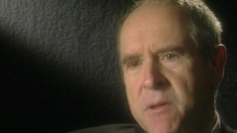 Mit dem Rücken zur Mauer