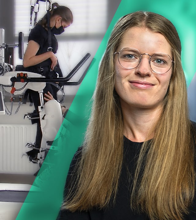 Eine junge Frau blickt in die Kamera. Im Hintergrund sieht man die junge Frau während der Physiotherapie an einem Gerät.