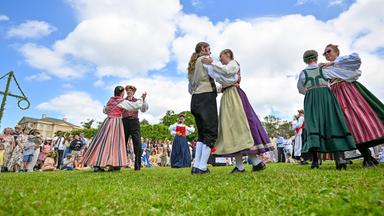 So feiern die Menschen in Europa die Sommersonnenwende