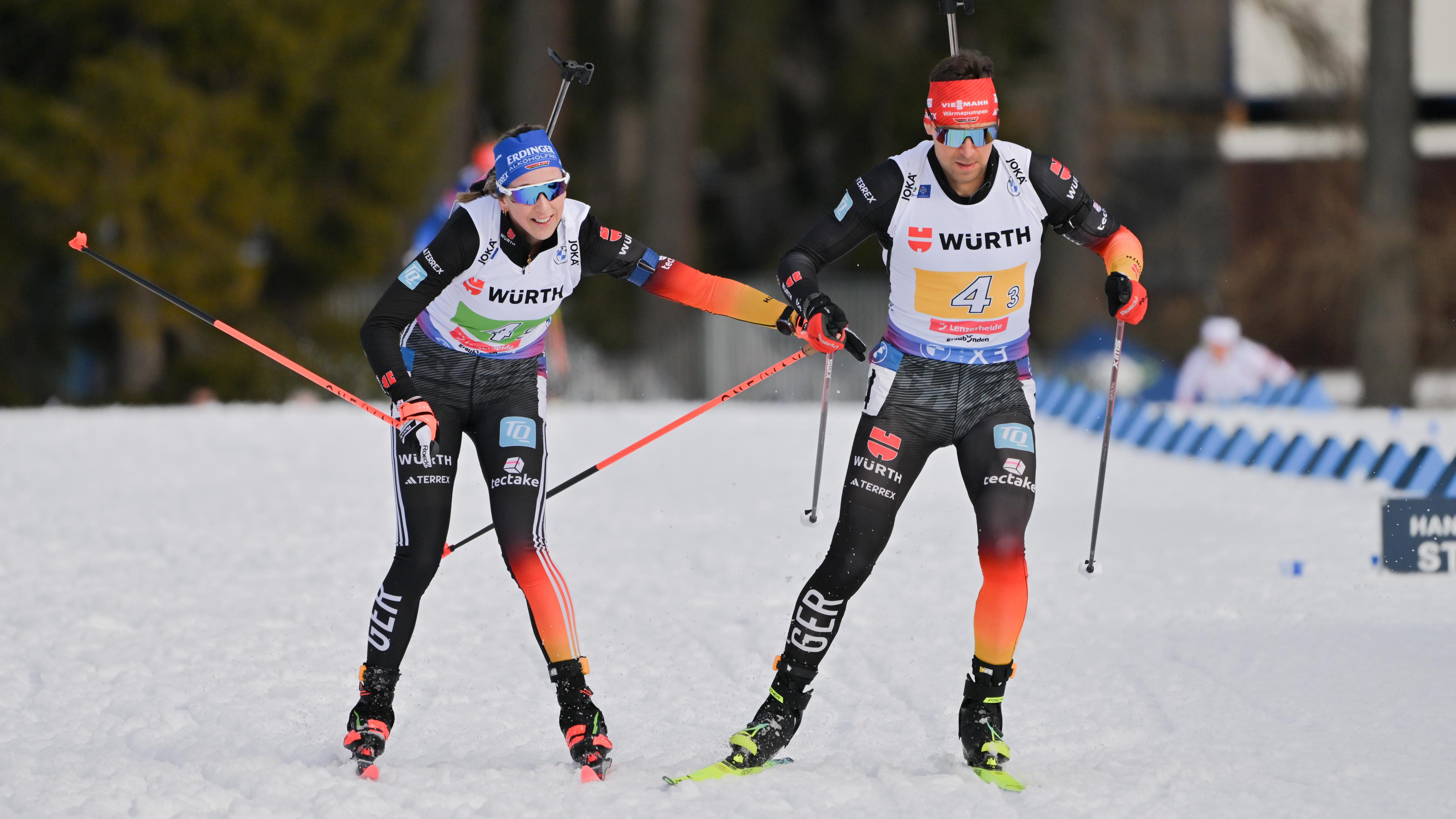 Biathlon-Weltmeisterschaft, 4 x 6 km Mixed: Franziska Preuss übergibt an Teamkollege Philipp Nawrath.