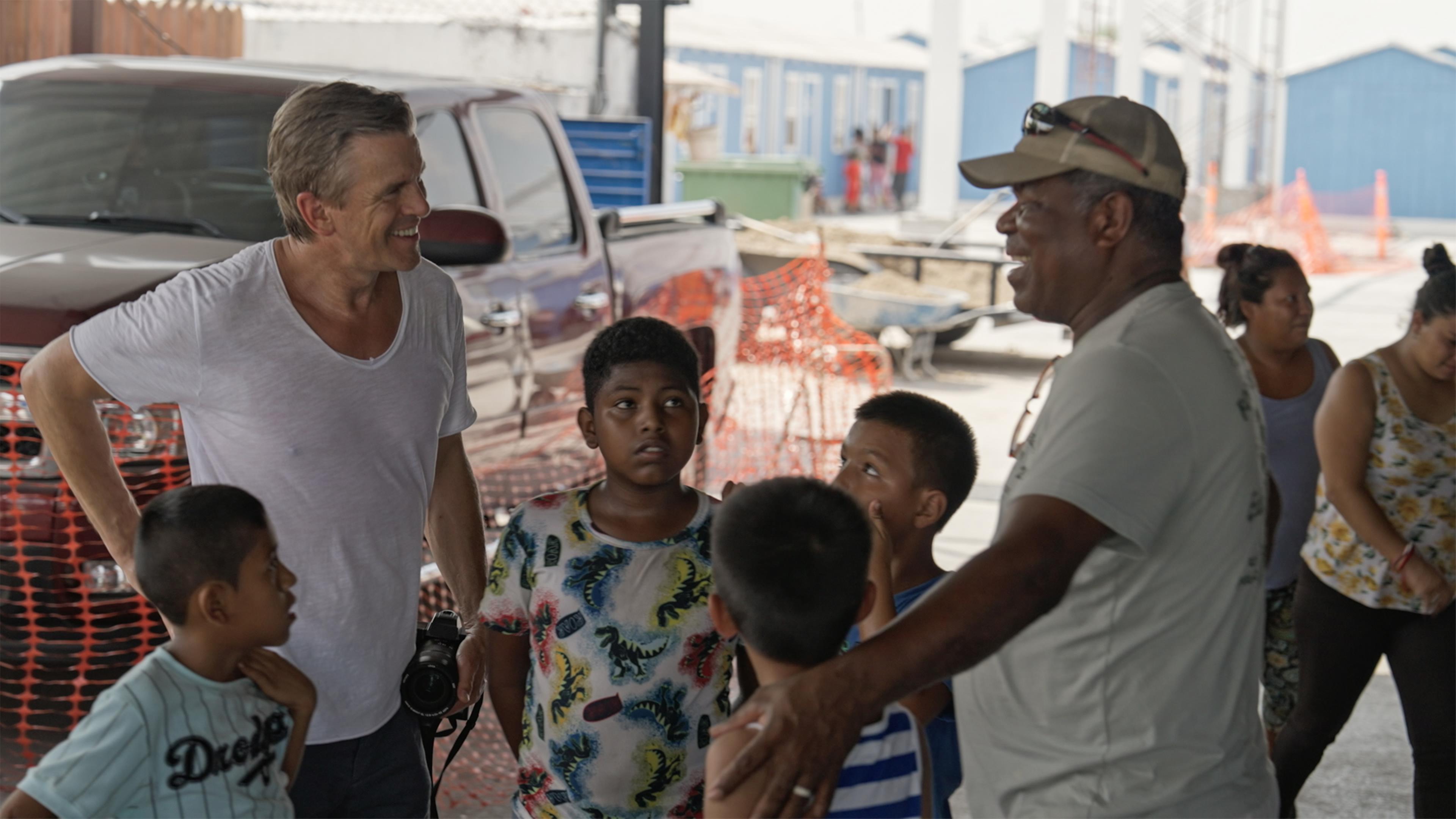 "Markus Lanz - Amerika ungeschminkt": Im Gespräch mit Hector, der das Auffanglager in Reynosa leitet.