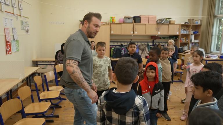 Erzieher und Schüler