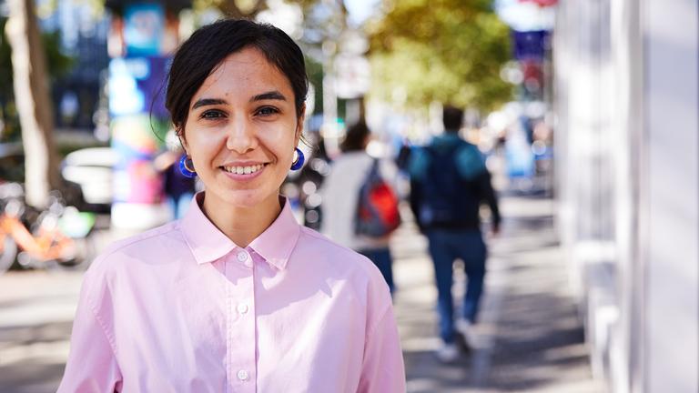 Sema Gedik macht Mode für kleinwüchsige Menschen