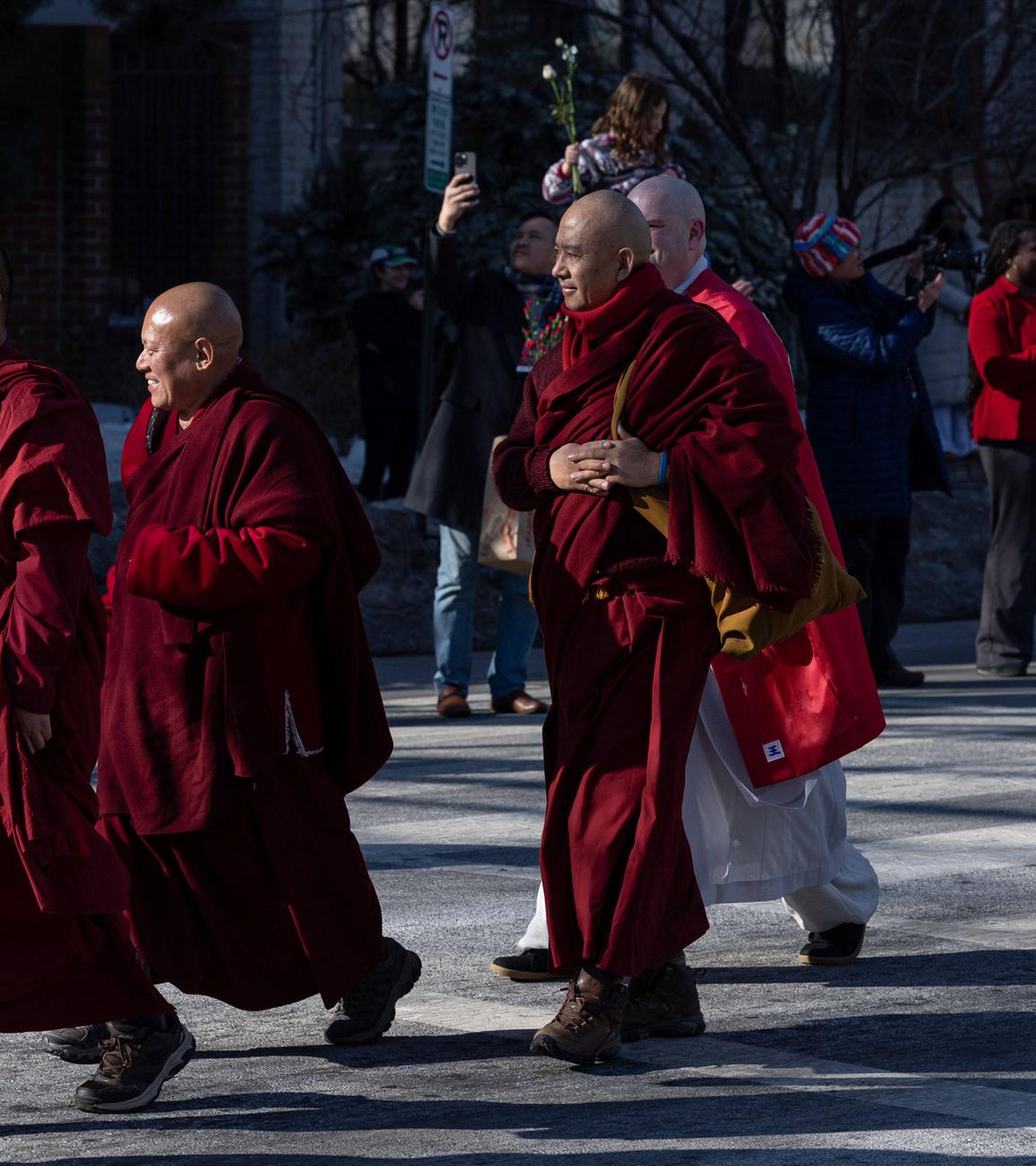 Seit mehreren Monaten sind rund 20 buddhistische Mönche auf einem "Marsch für den Frieden" durch die USA. 