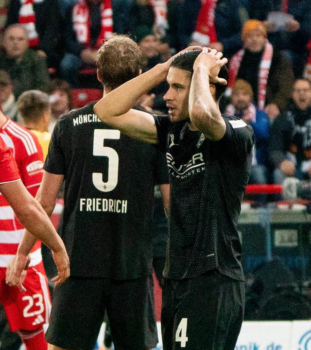 Enttäuschung auf Seiten der Gladbacher Spieler.