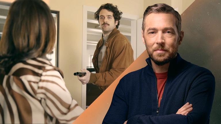 "XY gelöst mit Sven Voss - Staffel 4: Mörderische Entmietung": Montage Sven Voss mit einer Szene aus dem Fall.