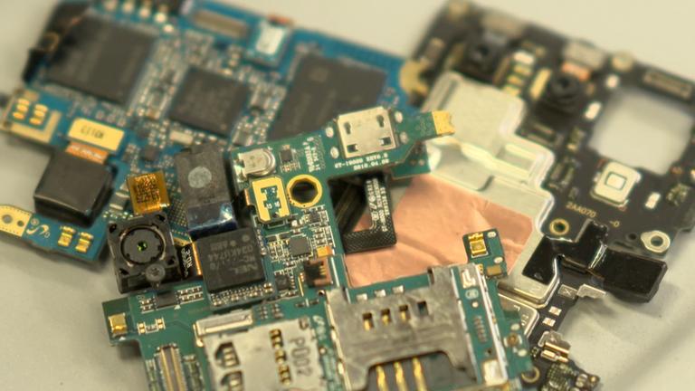 moma future: Handy-Recycling