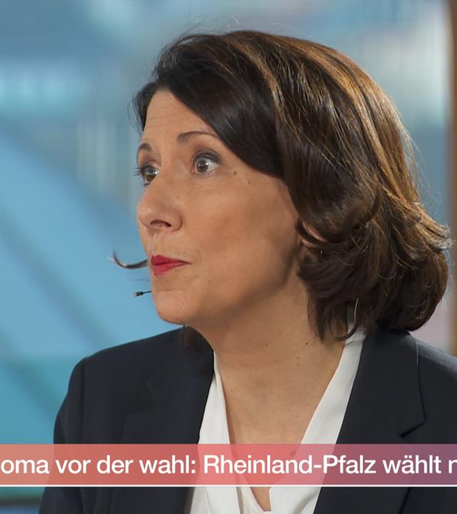 moma-vor-ort-daniela-schmitt-bildungspolitik-