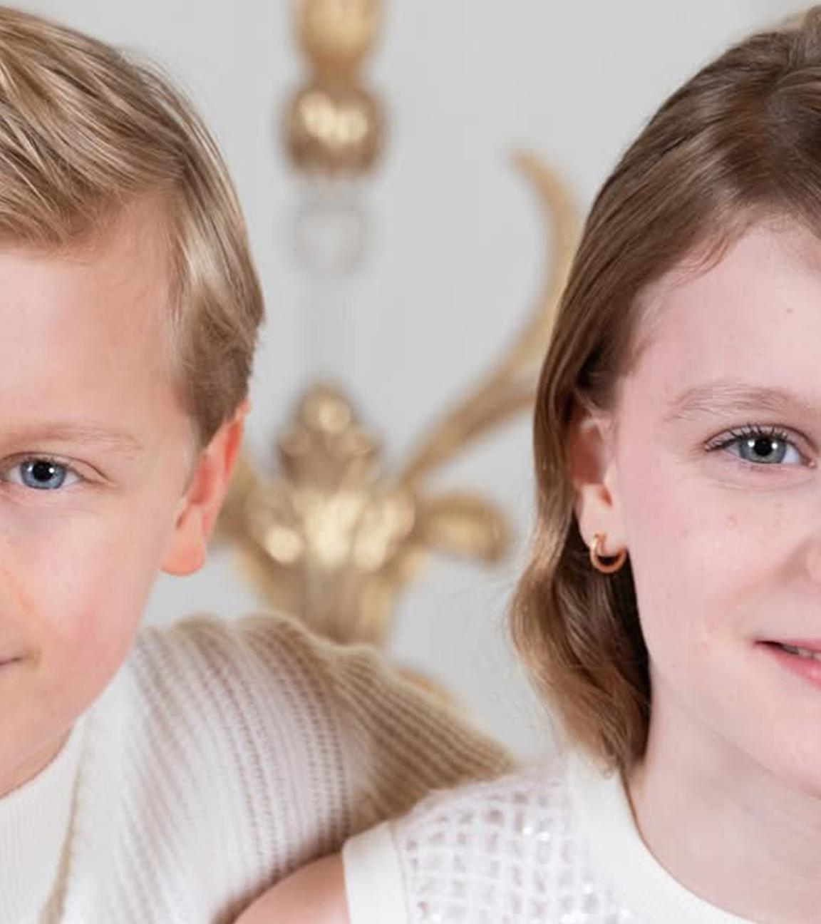 Prinz Jacques und Prinzessin Gabriella feiern ihren Geburtstag. Aus diesem Anlass veröffentlichte der monegassische Fürstenpalast neue Fotos. Die Geschwister strahlen Arm in Arm. (10.12.2025)