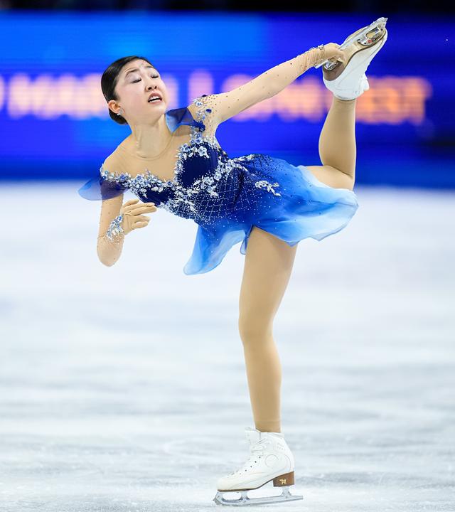 Die japanische Eiskunstläuferin Mone Chiba während ihrem Eiskunstlauf bei der Weltmeisterschaft in Prag