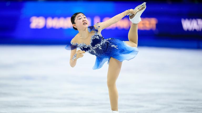 Die japanische Eiskunstläuferin Mone Chiba während ihrem Eiskunstlauf bei der Weltmeisterschaft in Prag