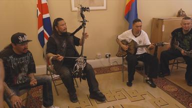 Mongolische Band The Hu in der Mongolischen Botschaft in London