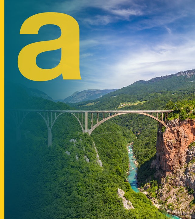 Djurdjevica Tara Brücke ist eine Betonbogenbrücke über den Fluss Tara im Norden Montenegros
