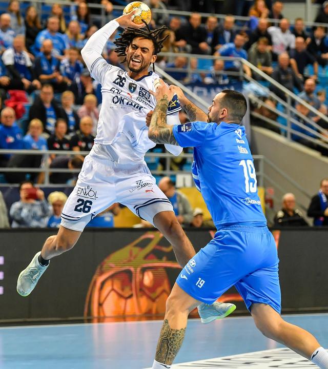 Bryan Monte (Montpellier) im Champions-League-Spiel gegen Wisla Plock beim Sprungwurf