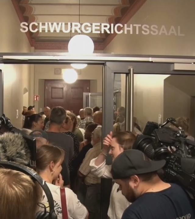 Presse wartet vor dem Schwurgericht