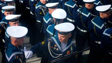 Live: Putin feiert Militärparade während Waffenruhe