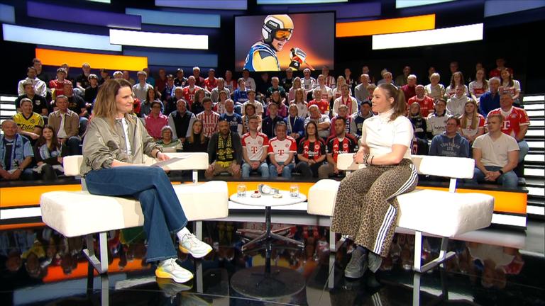 Katrin Müller-Hohenstein im Talk zusammen mit der deutschen Freestyle-Skierin Daniela Maier im aktuellen Sportstudio