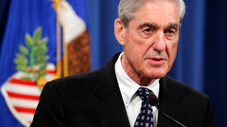 Robert Mueller wird jeweils von den Ausschüssen für Justiz und Geheimdienstarbeit befragt.