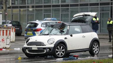 Auto fährt in Verdi-Demo in München - viele Verletzte