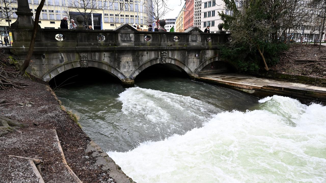Munich's Eisbach wave to return in summer