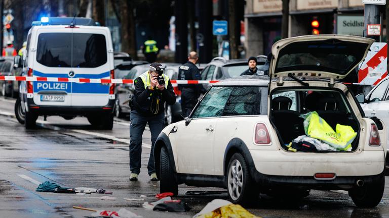 Fahrzeug, Straße in München