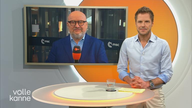 Ulf Röller und Florian Weiss in Schaltpostion am Volle Kanne Pult