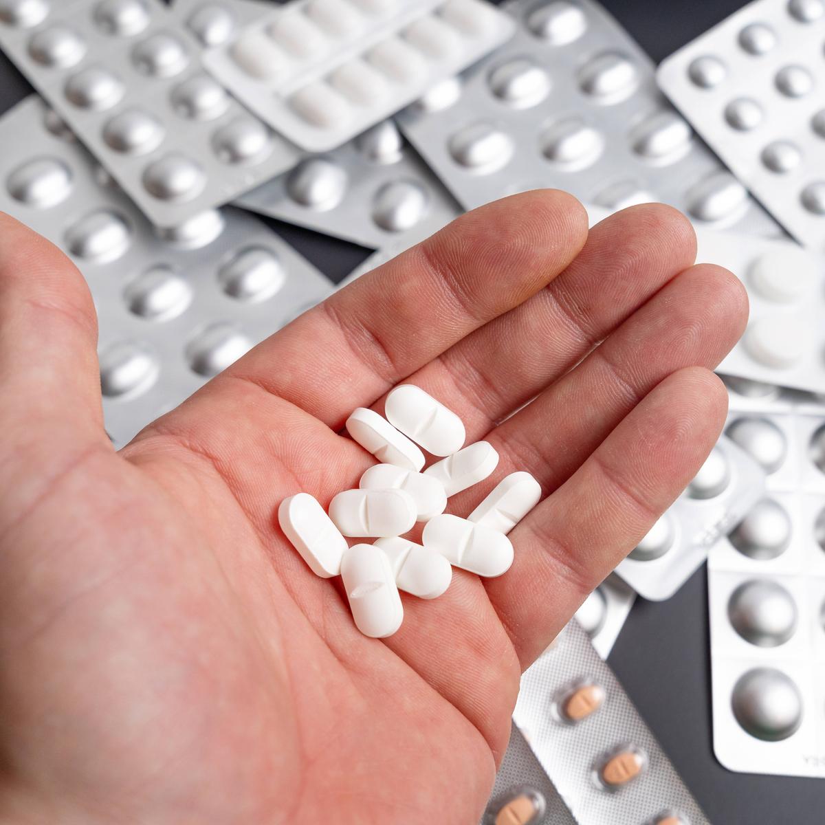 multimedikation-tabletten-medikamente-10
