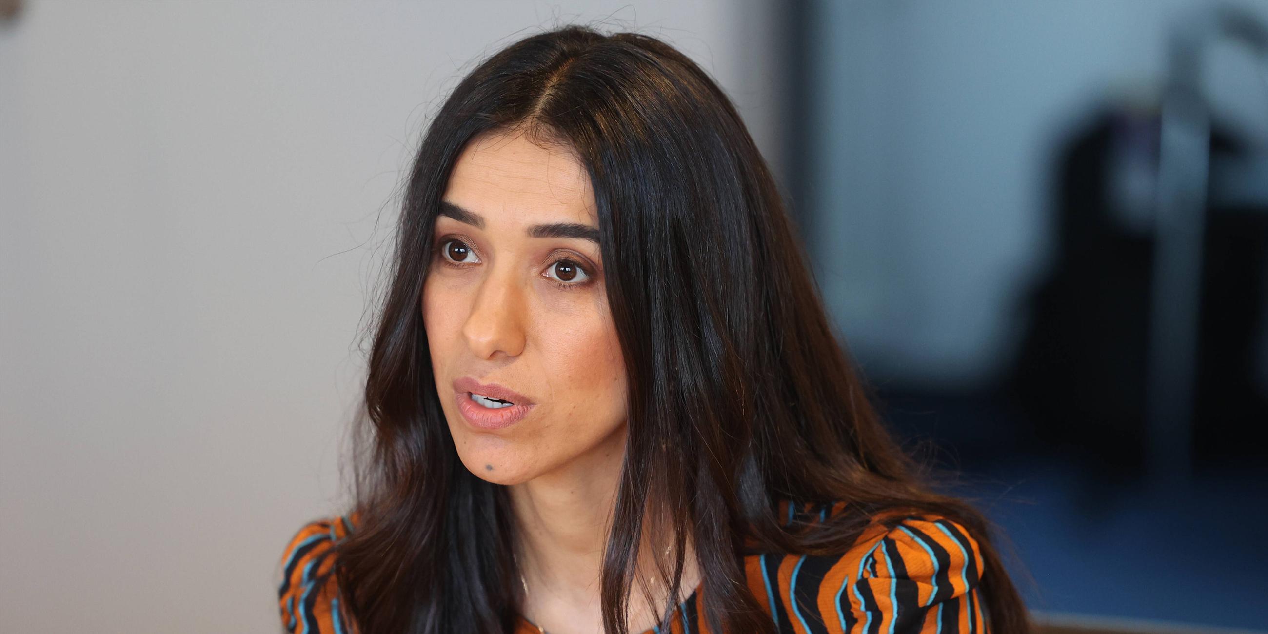 (Archiv) Porträt von Friedensnobelpreisträgerin Nadia Murad.