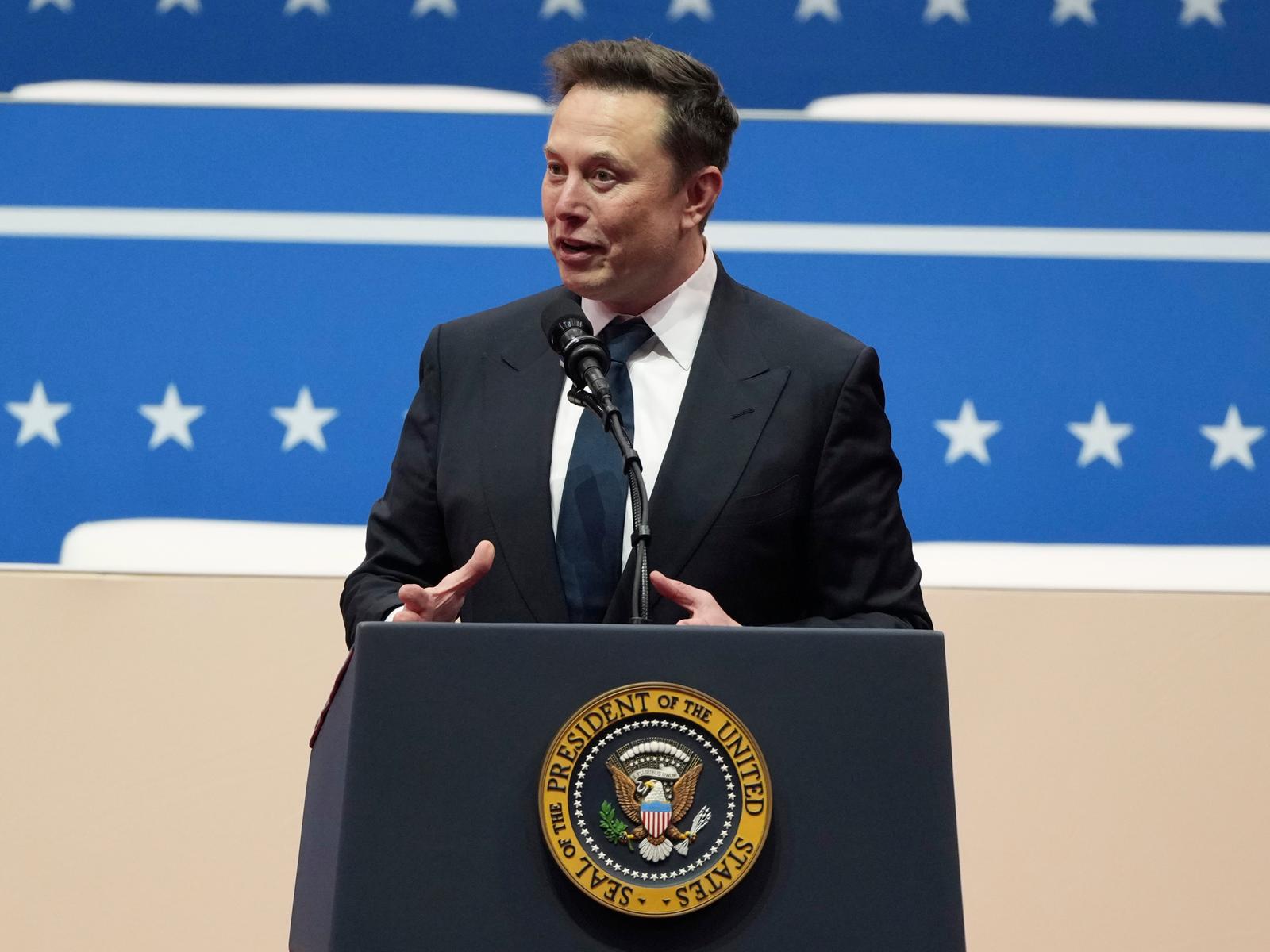 Trump-Amtseinführung: Musk irritiert mit fragwürdiger Geste