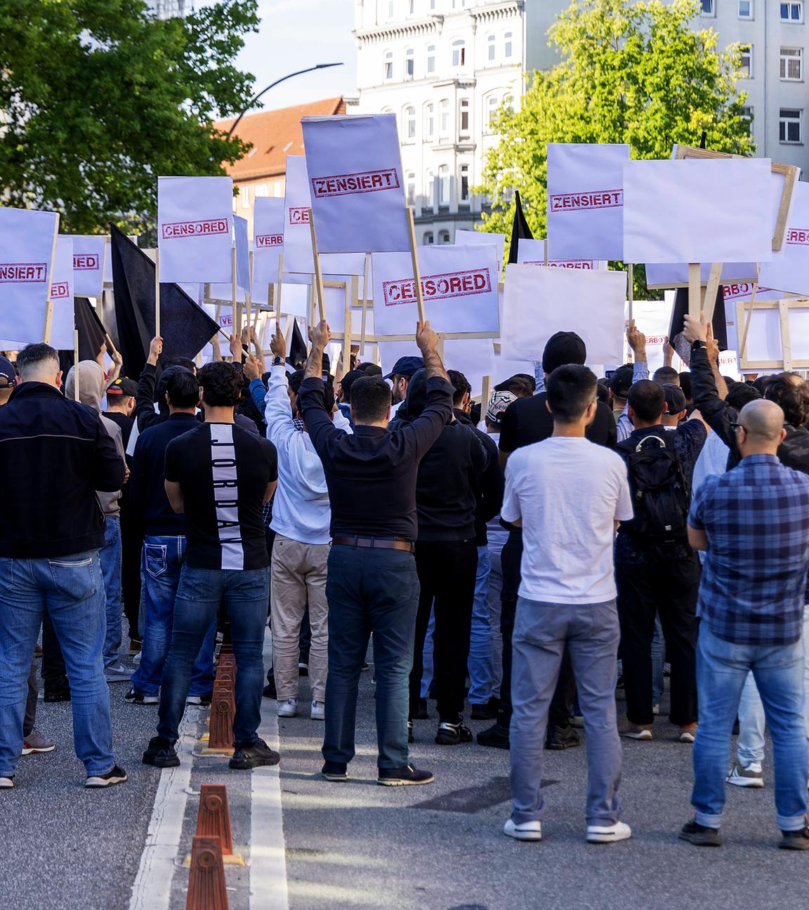 Demonstration der Gruppe Muslim Interaktiv gegen angebliche Zensur