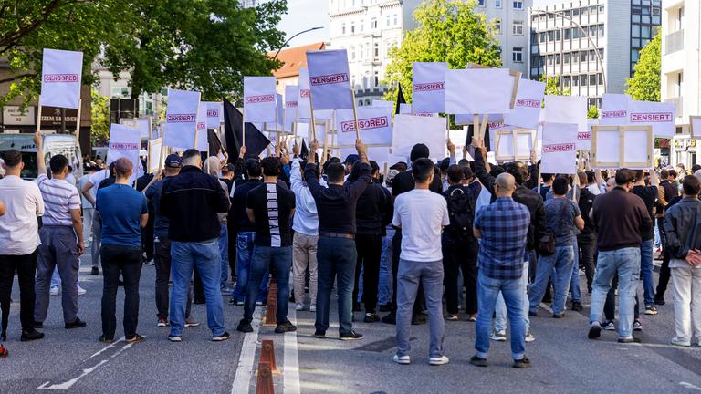 Demonstration der Gruppe Muslim Interaktiv gegen angebliche Zensur