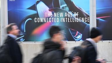 Die globale Mobilfunk-Branche stellt auf der Mobile World Congress ihre neuesten Produkte und Dienstleistungen zur Schau.