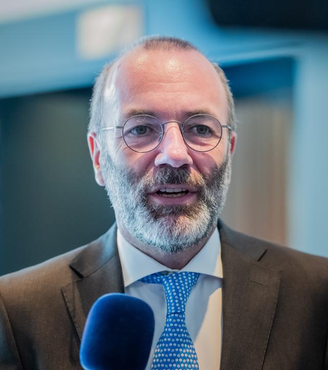 Belgien: Brüssel: Manfred Weber (CSU) spricht bei einem Statement beim EVP Treffen.