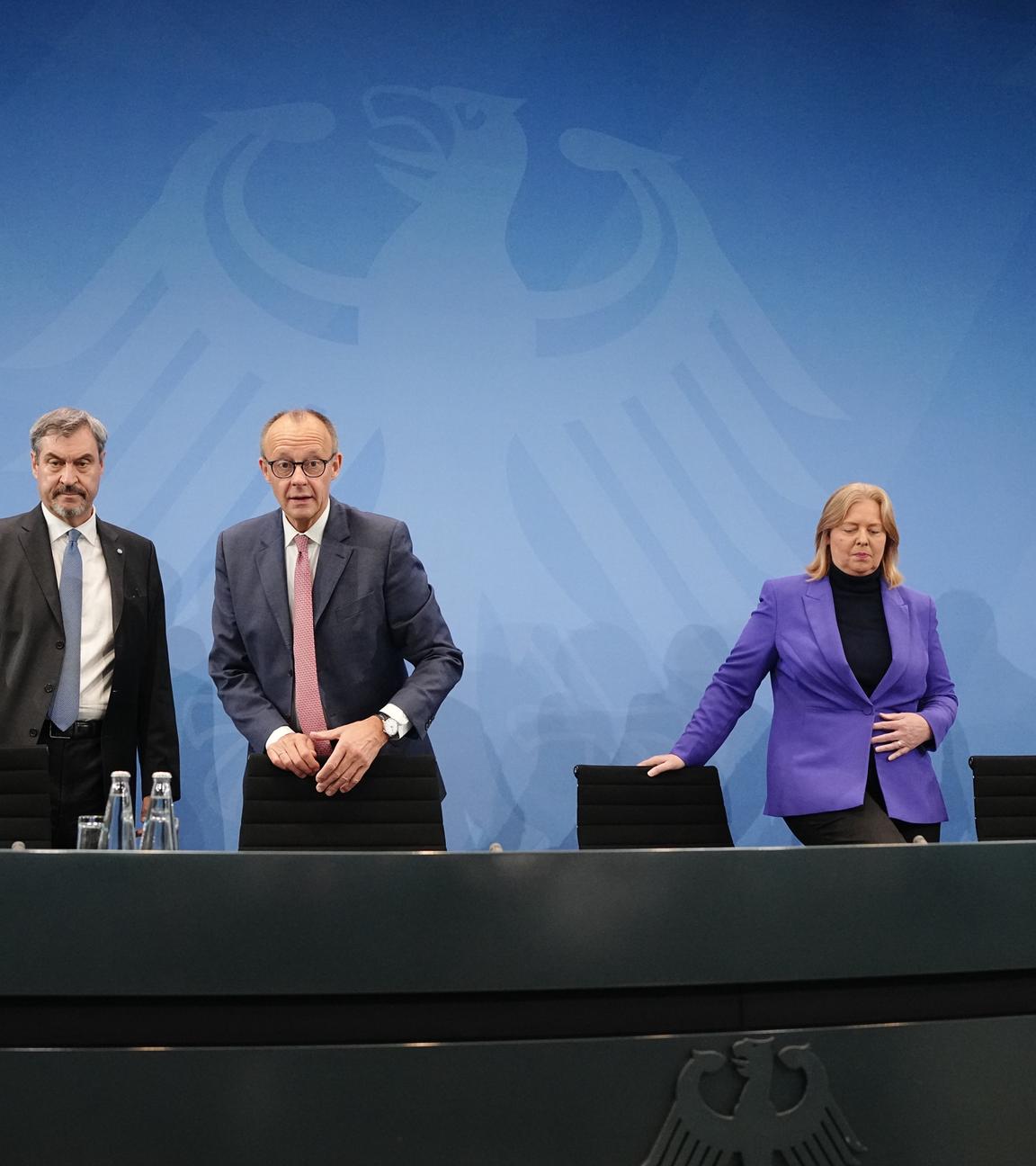 Nach dem Koalitionsausschuss kommen Markus Söder (l-r), Friedrich Merz, Bärbel Bas und Lars Klingbeil zur Bekanntgabe von Ergebnissen im Bundeskanzleramt zu einer Pressekonferenz. 