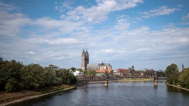 Eine Gesamtansicht vom 7. September 2026 zeigt die Elbe und das Wahrzeichen der Stadt, den Magdeburger Dom (St. Mauritius und Katharina) in Magdeburg (Ostdeutschland), am Tag nach der Landtagswahl.
