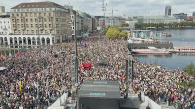 Demonstration in Hamburg nach der Wahl in Sachsen-Anhalt