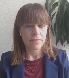 Julia Reuschenbach bei einem Schaltgespräch.