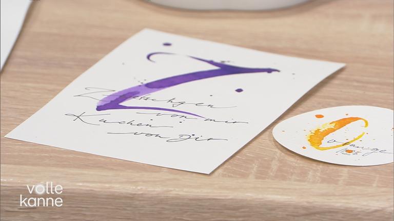 Karten mit bunter Schrift