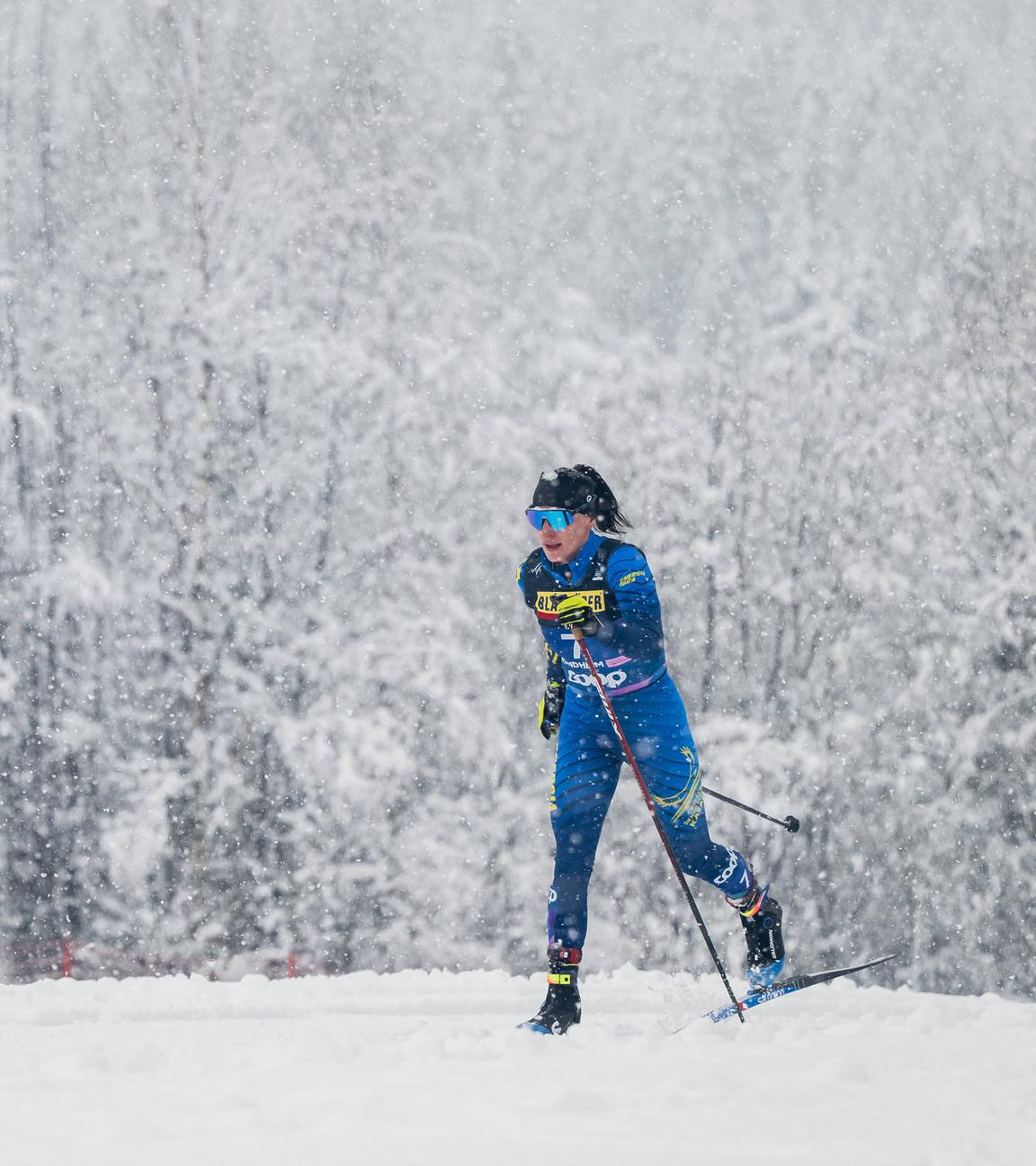 Trondheim, Ski nordisch, Weltmeisterschaft, Langlauf, 10 km klassisch: Nadezhda Stepashkina bei Schneefall in der Loipe.